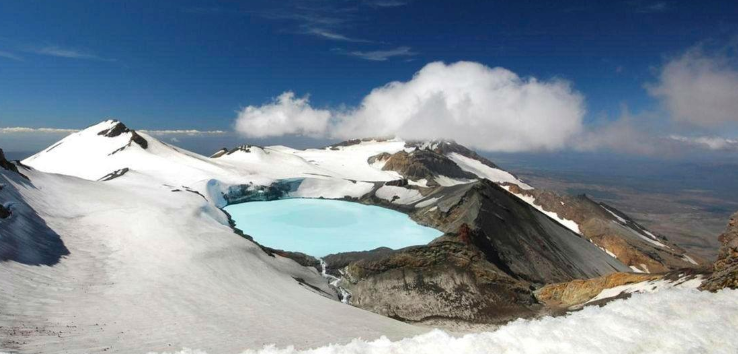 新西兰著名活火山湖口温度飙升 火山专家已前往取样调查